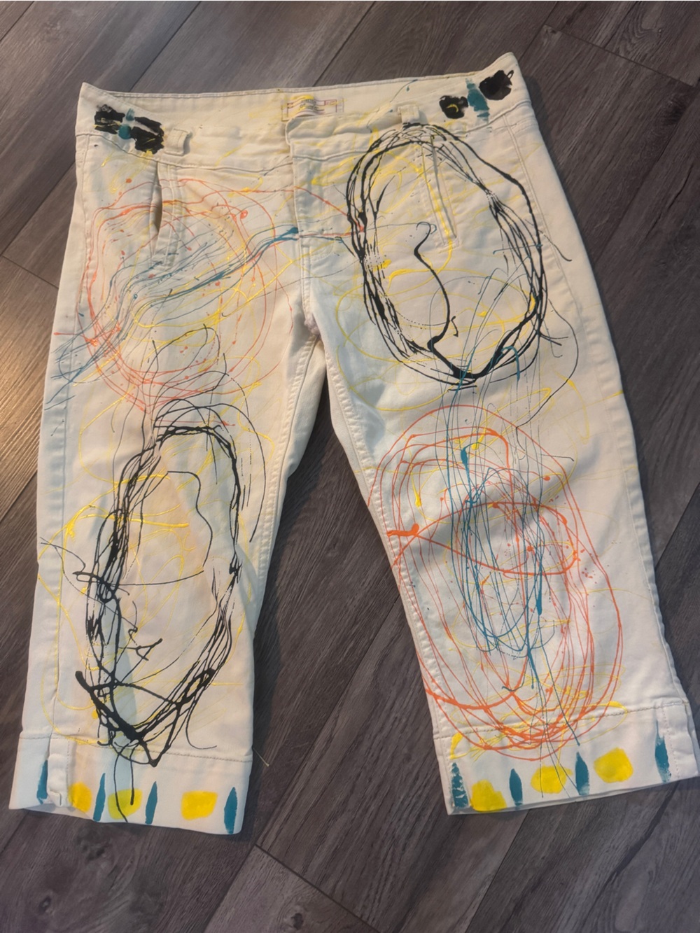 Hand Painted Custom OOAK Levi’s Abstract Art Capris Streetwear Cropped Size 14 - Picture 2 of 14